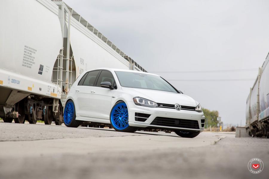  Volkswagen Golf R on Vossen Wheels (LC-105T) 2017 года  (фото 10 из 23)